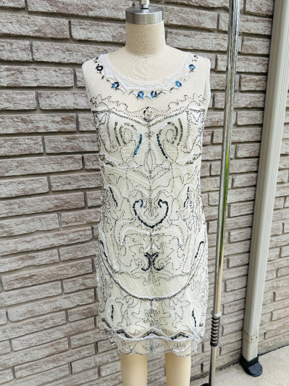 Biography Night Heavily Beaded Shift Cocktail Party Dress Medium EUC